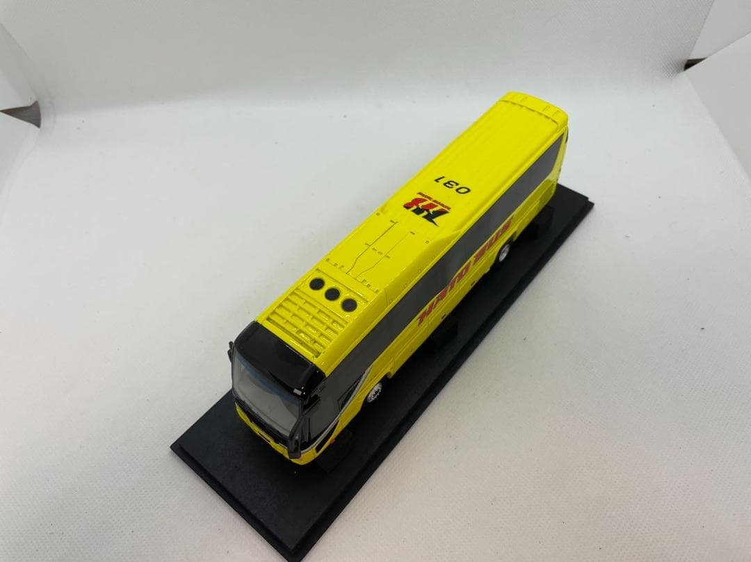 4R-461 CAR-NEL 1/64 いすゞ ガーラ はとバス